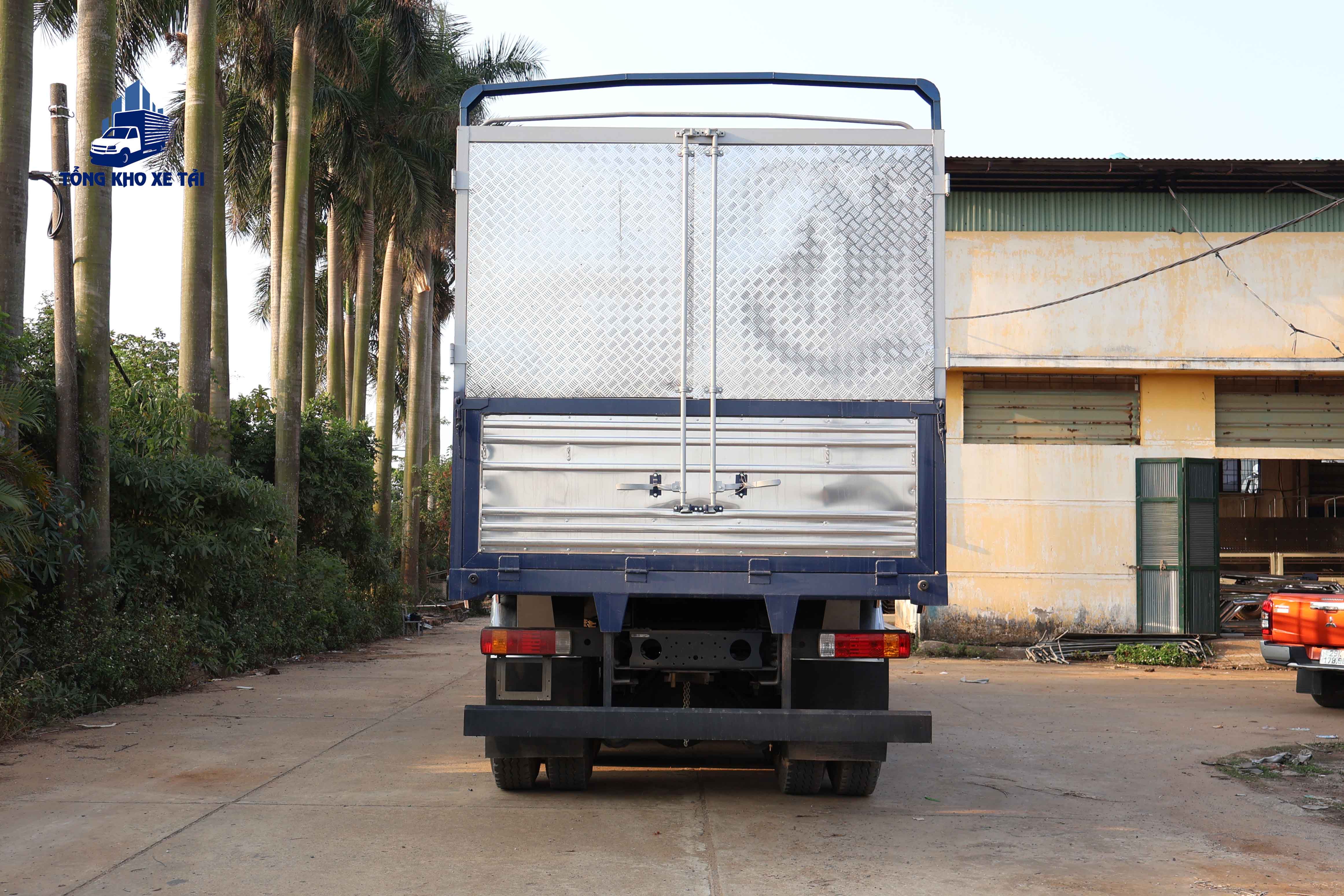 XE TẢI 5 CHÂN CHENGLONG H7 360Hp THÙNG MUI BẠT ĐỜI 2026